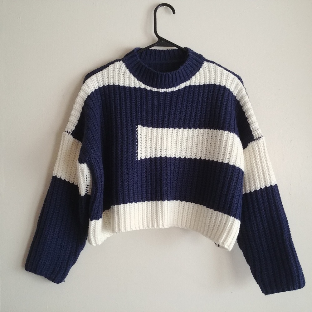Handmade knitted unisex crop top